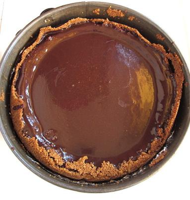 Zdjęcie - Sernik czekoladowo-orzechowy - Przepisy kulinarne ze zdjęciami