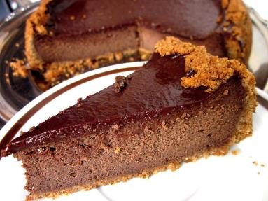 Zdjęcie - Sernik czekoladowo-orzechowy - Przepisy kulinarne ze zdjęciami