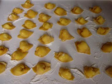 Zdjęcie - Cappelletti w rosole/ ale brodo/ - Przepisy kulinarne ze zdjęciami