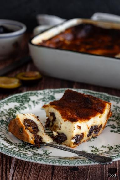 Zdjęcie: Far Breton – bretońskie ciasto z suszonymi śliwkami Zdjęcie - Far Breton – bretońskie ciasto z suszonymi śliwkami - Przepisy kulinarne ze zdjęciami