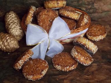 Zdjęcie - Kruche Ciasteczka z Ciecierzycą i Sezamem - Przepisy kulinarne ze zdjęciami