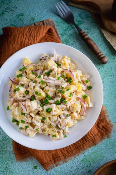 Zdjęcie - Sałatka ziemniaczana z wędzonym kurczakiem - Przepisy kulinarne ze zdjęciami