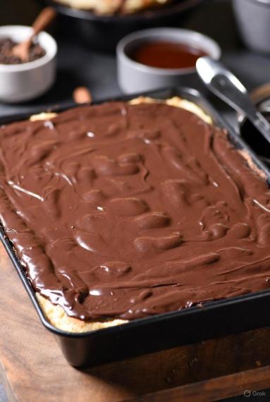 Zdjęcie - Prosty sernik na kakaowym spodzie - Przepisy kulinarne ze zdjęciami