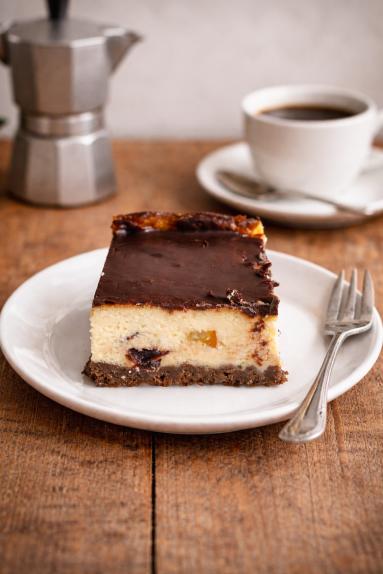 Zdjęcie - Prosty sernik na kakaowym spodzie - Przepisy kulinarne ze zdjęciami