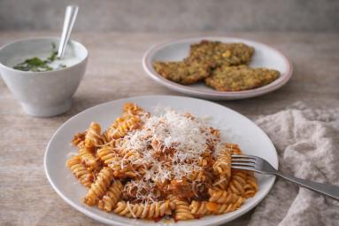 Zdjęcie: Fusilli z sosem Bolognese Zdjęcie - Fusilli z sosem Bolognese - Przepisy kulinarne ze zdjęciami