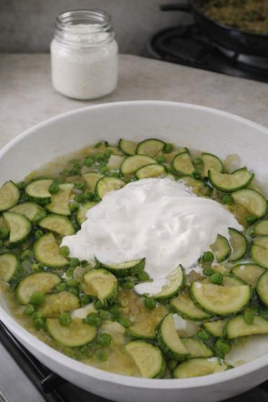 Zdjęcie - Penne w sosie cukiniowo- śmietanowym - Przepisy kulinarne ze zdjęciami