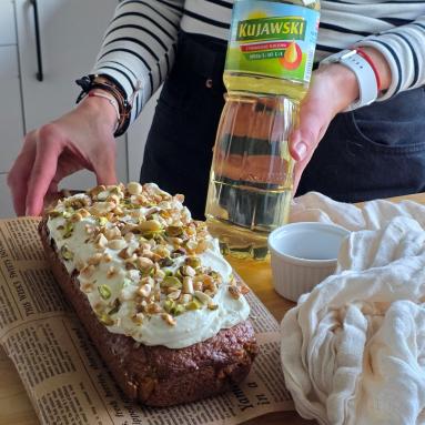 Zdjęcie - Ciasto marchewkowe z jabłkami i orzechami - Przepisy kulinarne ze zdjęciami