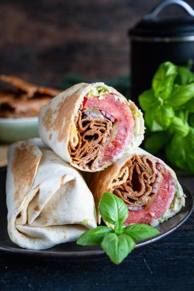 Zdjęcie - Domowy kebab z mielonego indyka (cienko wałkowany) - Przepisy kulinarne ze zdjęciami