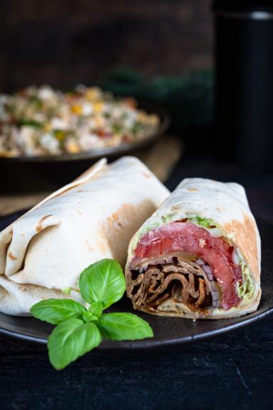 Zdjęcie - Domowy kebab z mielonego indyka (cienko wałkowany) - Przepisy kulinarne ze zdjęciami