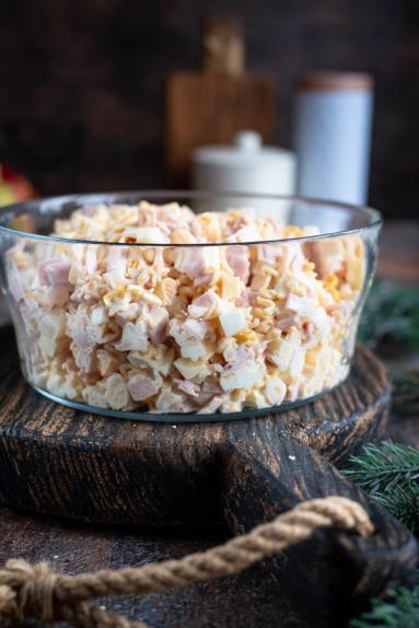 Zdjęcie - Retro sałatka z zupki chińskiej - Przepisy kulinarne ze zdjęciami