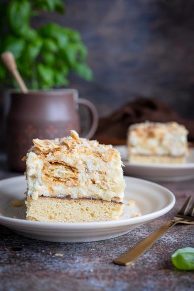 Zdjęcie - Ciasto kruche z chrupiącym kremem budyniowym - Przepisy kulinarne ze zdjęciami