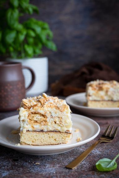 Zdjęcie - Ciasto kruche z chrupiącym kremem budyniowym - Przepisy kulinarne ze zdjęciami