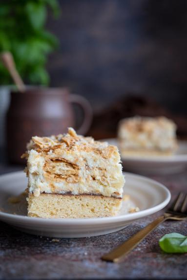 Zdjęcie - Ciasto kruche z chrupiącym kremem budyniowym - Przepisy kulinarne ze zdjęciami
