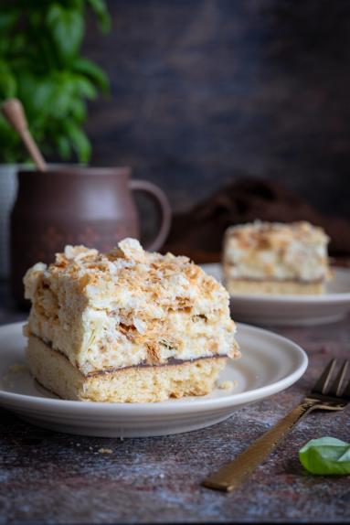 Zdjęcie - Ciasto kruche z chrupiącym kremem budyniowym - Przepisy kulinarne ze zdjęciami