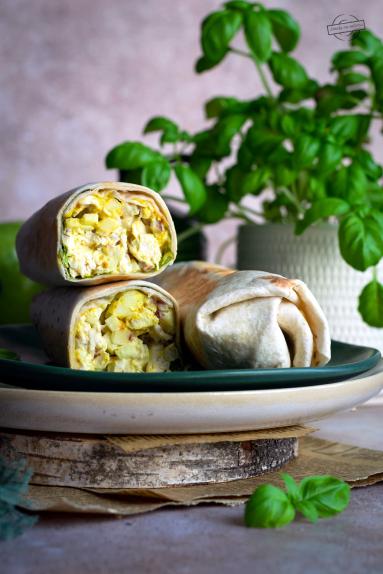 Zdjęcie - Tortilla z kurczakiem i jabłkiem - Przepisy kulinarne ze zdjęciami