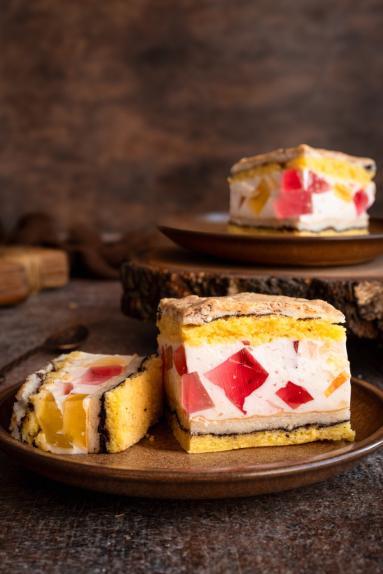 Zdjęcie: Ciasto żółtkowo-białkowe z masą z kwaśnej śmietany Zdjęcie - Ciasto żółtkowo-białkowe z masą z kwaśnej śmietany - Przepisy kulinarne ze zdjęciami