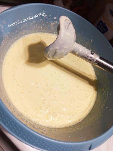 Zdjęcie - Sernik przygotowany w 5 minut z dw&oacute;ch kostek twarogu - Przepisy kulinarne ze zdjęciami