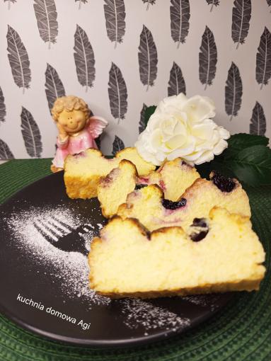 Zdjęcie - Sernik przygotowany w 5 minut z dw&oacute;ch kostek twarogu - Przepisy kulinarne ze zdjęciami