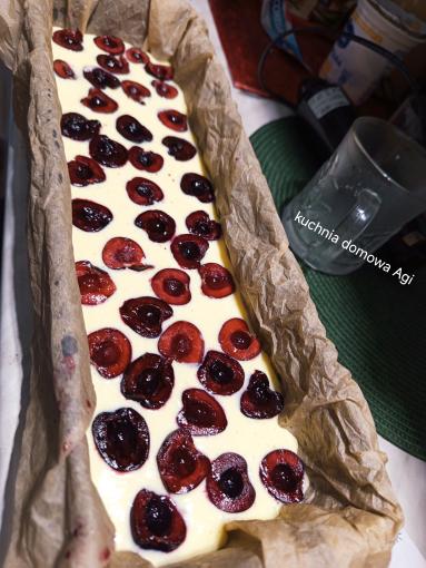 Zdjęcie - Sernik przygotowany w 5 minut z dw&oacute;ch kostek twarogu - Przepisy kulinarne ze zdjęciami