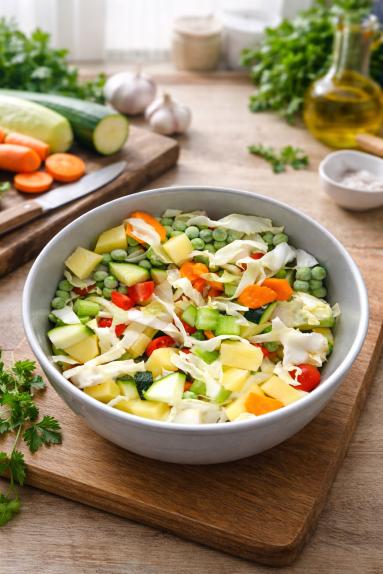 Zdjęcie: Minestrone włoska zupa warzywna Zdjęcie - Minestrone włoska zupa warzywna - Przepisy kulinarne ze zdjęciami