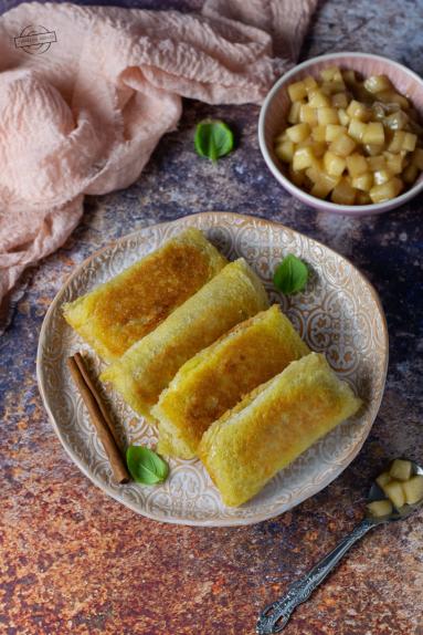 Zdjęcie - Pakieciki tostowe z jabłkiem - Przepisy kulinarne ze zdjęciami