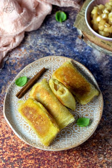 Zdjęcie - Pakieciki tostowe z jabłkiem - Przepisy kulinarne ze zdjęciami