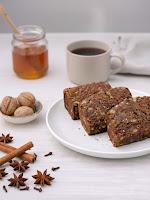 Zdjęcie: Piernik z orzechami jak u mamy Zdjęcie - Piernik z orzechami jak u mamy - Przepisy kulinarne ze zdjęciami