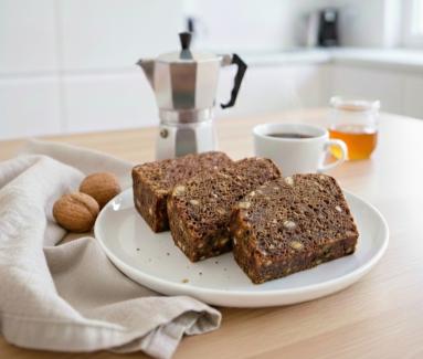 Zdjęcie: Piernik z orzechami jak u mamy Zdjęcie - Piernik z orzechami jak u mamy - Przepisy kulinarne ze zdjęciami