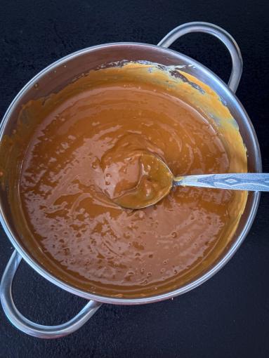 Zdjęcie - Sernik Snickers - Przepisy kulinarne ze zdjęciami