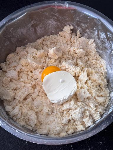 Zdjęcie - Sernik Snickers - Przepisy kulinarne ze zdjęciami