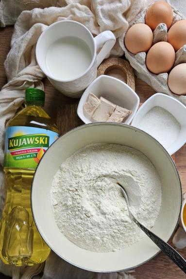 Zdjęcie - Pączki z czekoladą - Przepisy kulinarne ze zdjęciami