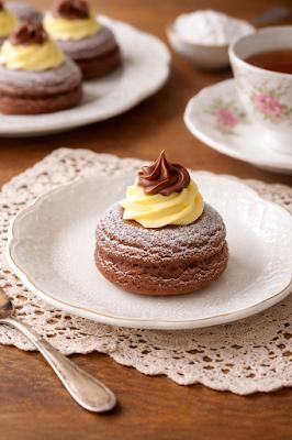 Zdjęcie - Kakaowe zeppole z piekarnika - Przepisy kulinarne ze zdjęciami