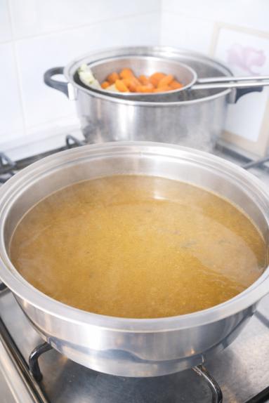 Zdjęcie: Passatelli in brodo /serowe kluseczki w rosole Zdjęcie - Passatelli in brodo /serowe kluseczki w rosole - Przepisy kulinarne ze zdjęciami