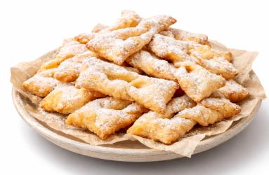 Zdjęcie - Faworki z serka mascarpone - Przepisy kulinarne ze zdjęciami