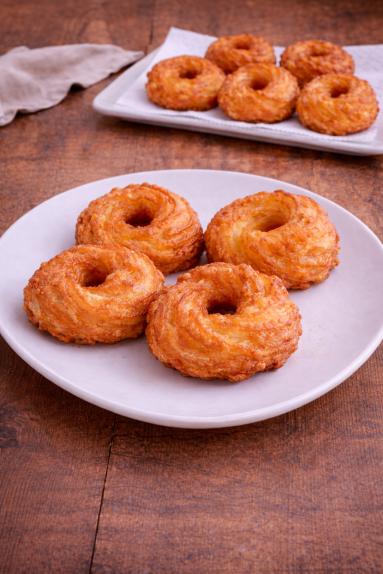 Zdjęcie - Gniazda ptysiowe /Zeppole di San Giuseppe/ - Przepisy kulinarne ze zdjęciami