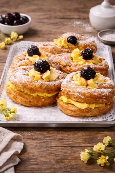 Zdjęcie - Gniazda ptysiowe /Zeppole di San Giuseppe/ - Przepisy kulinarne ze zdjęciami