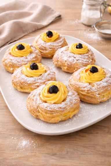 Zdjęcie - Gniazda ptysiowe /Zeppole di San Giuseppe/ - Przepisy kulinarne ze zdjęciami