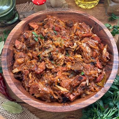 Zdjęcie - Szybki bigos z patelni - Przepisy kulinarne ze zdjęciami