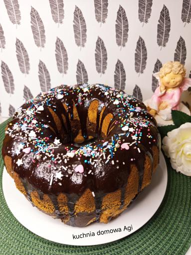 Zdjęcie - Babka piaskowa na majonezie z kakao i polewą kakaową - Przepisy kulinarne ze zdjęciami