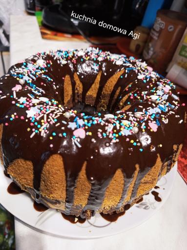 Zdjęcie - Babka piaskowa na majonezie z kakao i polewą kakaową - Przepisy kulinarne ze zdjęciami