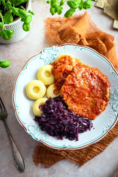 Zdjęcie - Schab w sosie pomidorowym - Przepisy kulinarne ze zdjęciami