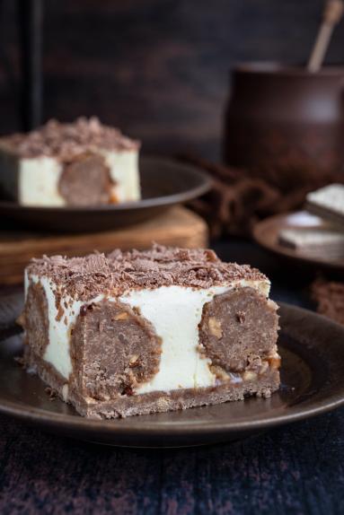 Zdjęcie: Ciasto z wafelkowymi kuleczkami – bez pieczenia Zdjęcie - Ciasto z wafelkowymi kuleczkami – bez pieczenia - Przepisy kulinarne ze zdjęciami