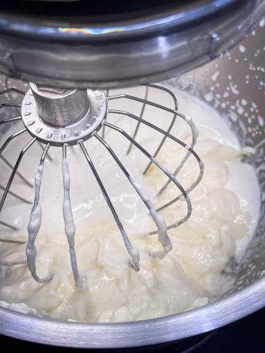 Zdjęcie: Ciasto z wafelkowymi kuleczkami – bez pieczenia Zdjęcie - Ciasto z wafelkowymi kuleczkami – bez pieczenia - Przepisy kulinarne ze zdjęciami