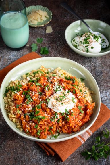 Zdjęcie - Gulasz z soczewicy z kaszą bulgur - Przepisy kulinarne ze zdjęciami