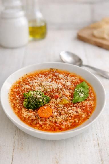 Zdjęcie - Zupa pomidorowa z  soczewicą i kaszą jaglaną - Przepisy kulinarne ze zdjęciami