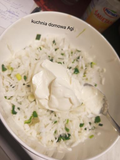Zdjęcie: Surówka z białej rzodkwi i szczypiorku ze śmietaną Zdjęcie - Surówka z białej rzodkwi i szczypiorku ze śmietaną - Przepisy kulinarne ze zdjęciami