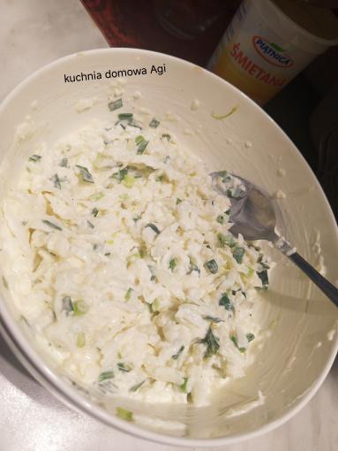 Zdjęcie: Surówka z białej rzodkwi i szczypiorku ze śmietaną Zdjęcie - Surówka z białej rzodkwi i szczypiorku ze śmietaną - Przepisy kulinarne ze zdjęciami