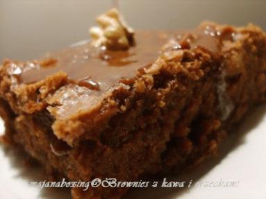 Zdjęcie - Brownies z kawą i orzechami włoskimi  - Przepisy kulinarne ze zdjęciami