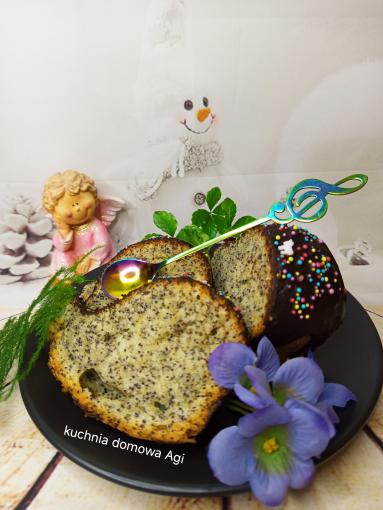 Zdjęcie - Wilgotna babka na oleju i śmietanie z makiem - Przepisy kulinarne ze zdjęciami