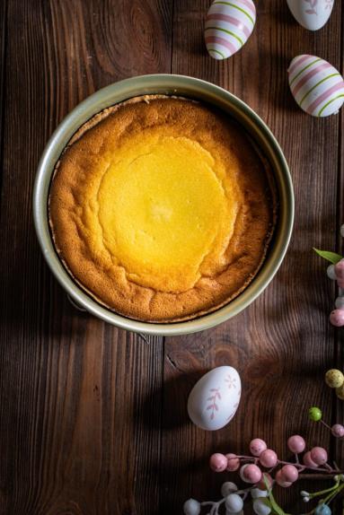 Zdjęcie - Puszysty sernik wielkanocny z olejem - Przepisy kulinarne ze zdjęciami